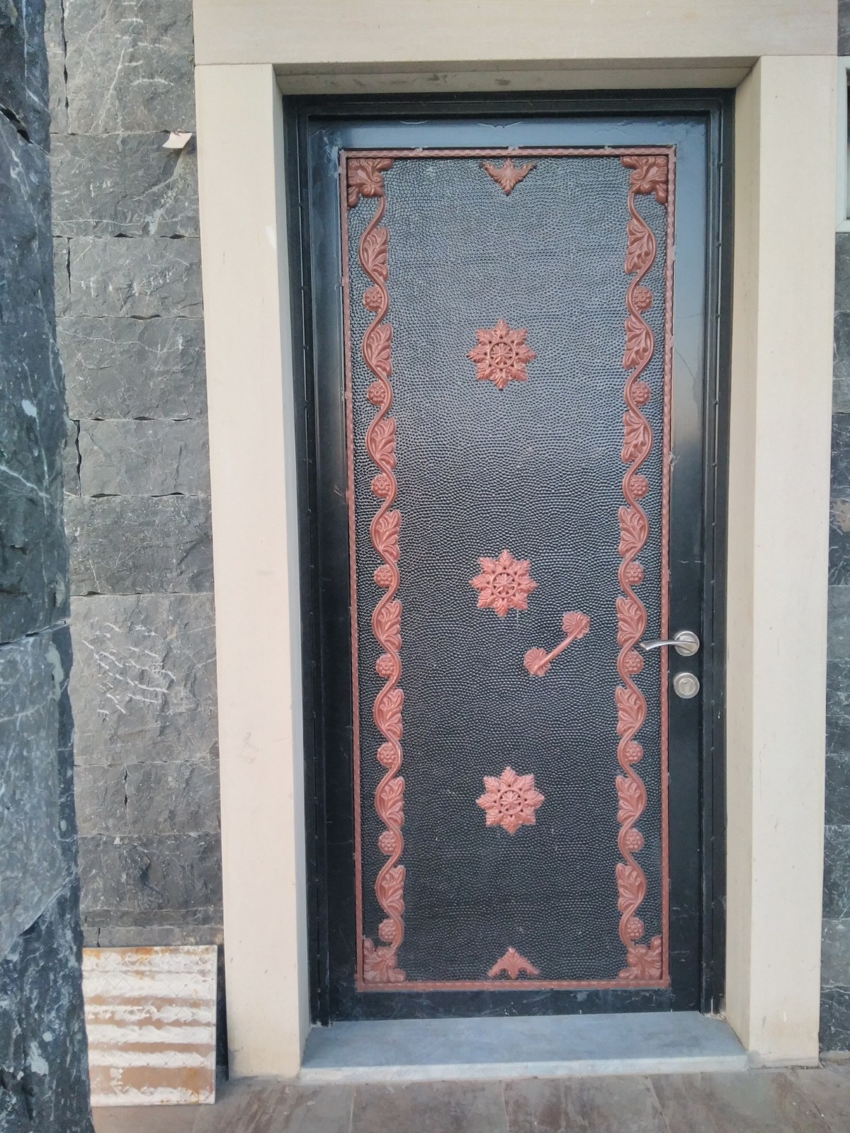 Ferforje çelik kapı